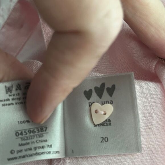 Per Una  Marks and Spencer Linen Raised Flowers Blouse Heart Shaped Buttons - Picture 11 of 11